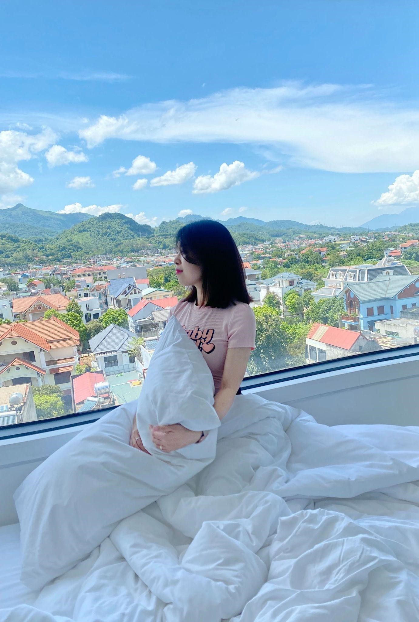 Kh&ocirc;ng lo n&oacute;ng bức, chưa đến m&ugrave;a đ&ocirc;ng vẫn c&oacute; ảnh quấn chăn,... l&agrave; điều m&agrave; nhiều gen Z hướng tới &nbsp;