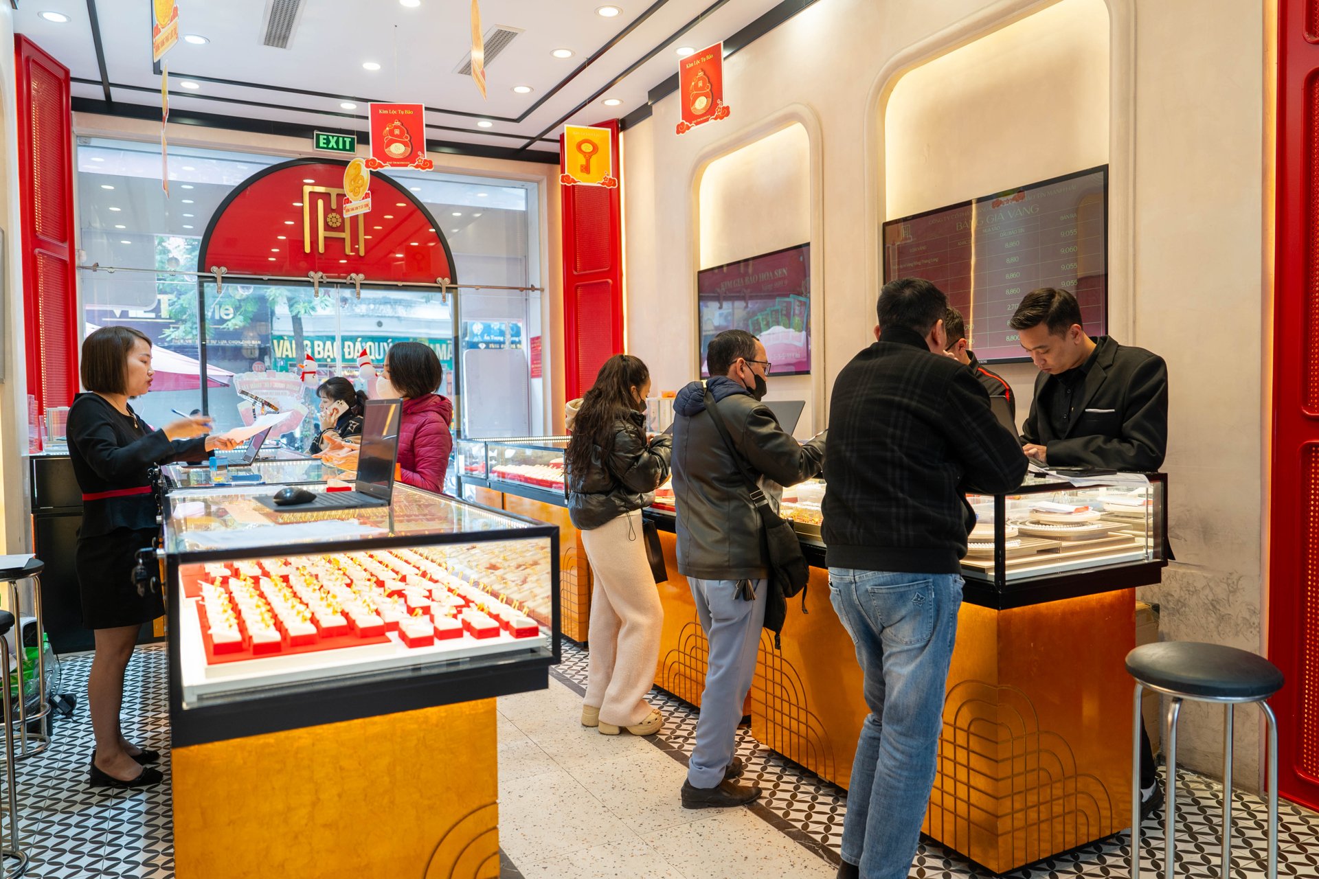 Gi&#225; v&#224;ng h&#244;m nay 19/11: &#39;Bốc hơi&#39; tới gần 2 triệu/lượng - Ảnh 2