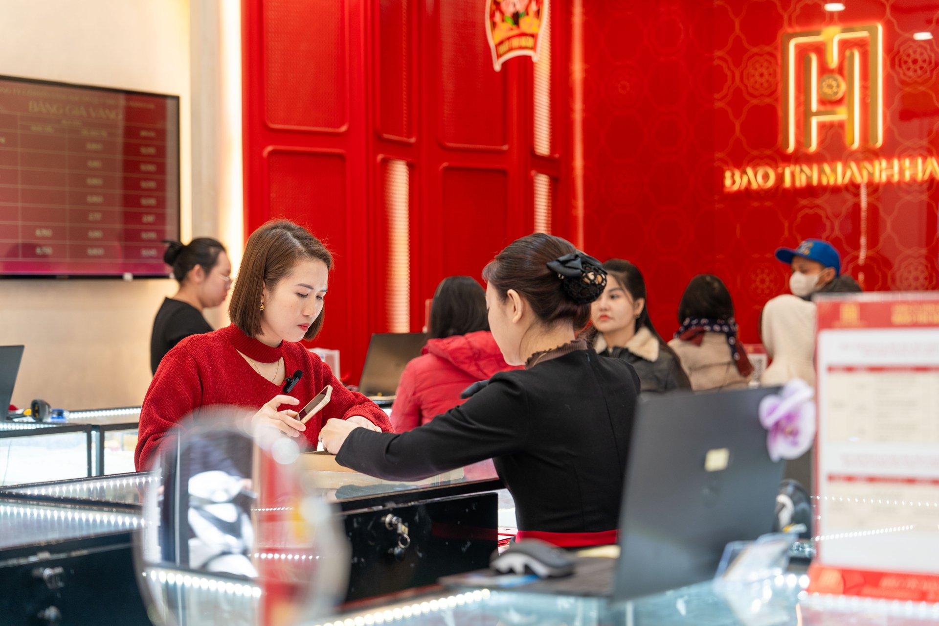 Gi&#225; v&#224;ng h&#244;m nay 21/11: V&#224;ng miếng, v&#224;ng nhẫn &#39;rủ nhau&#39; giảm mạnh - Ảnh 2