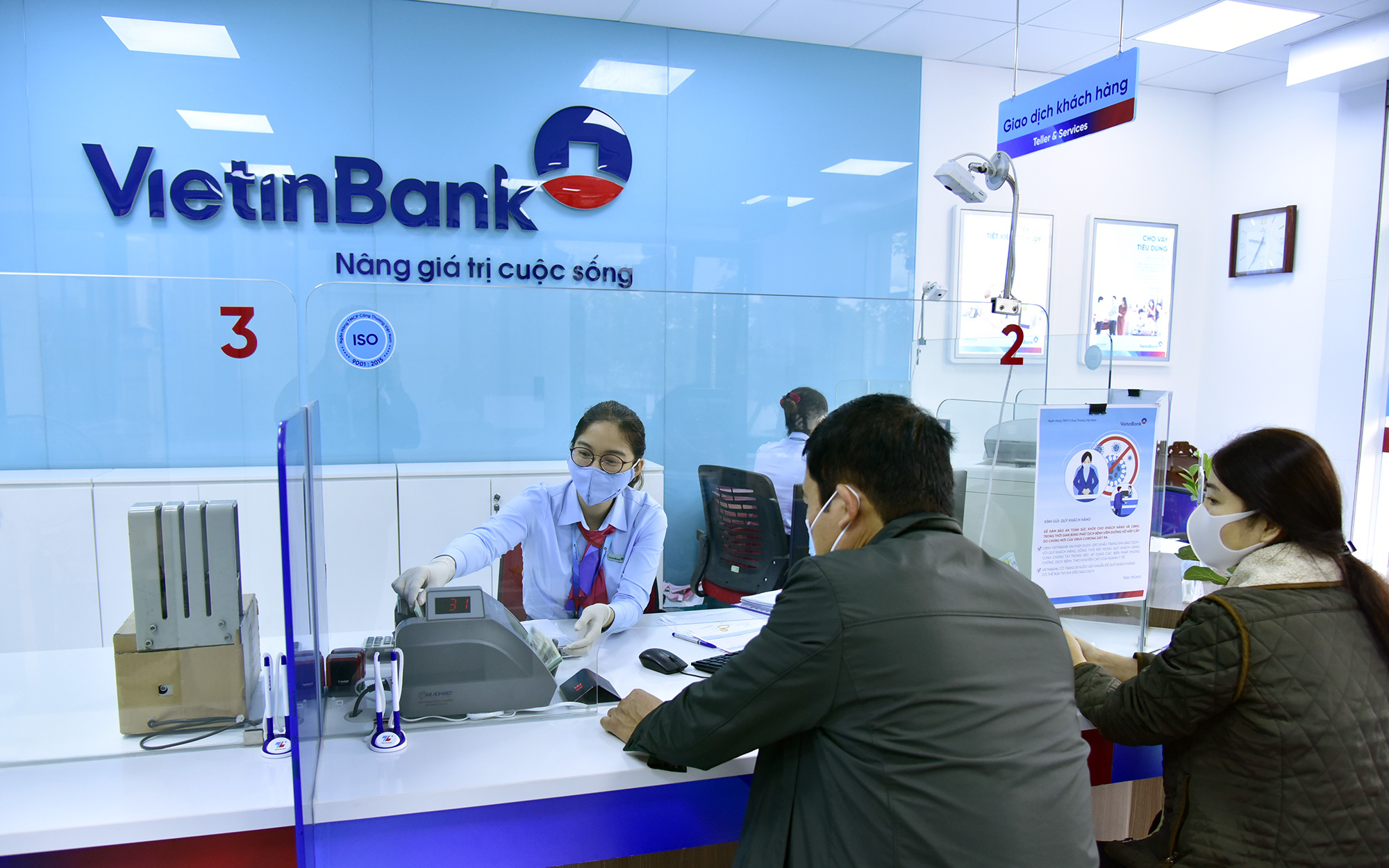 Người d&#226;n đang để gần 800 ngh&#236;n tỷ đồng trong ng&#226;n h&#224;ng với l&#227;i suất gần 0% - Ảnh 1