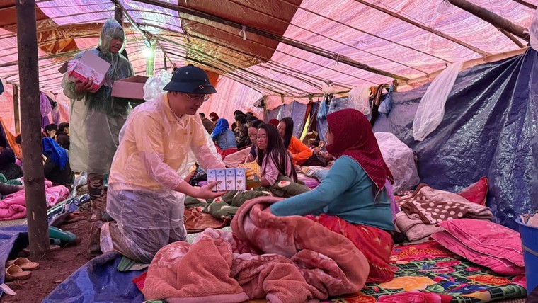 Vingroup tiếp tục hỗ trợ th&#234;m 500 tỷ cứu trợ miền trung, n&#226;ng tổng đ&#243;ng g&#243;p l&#234;n 1.000 tỷ đồng - Ảnh 2