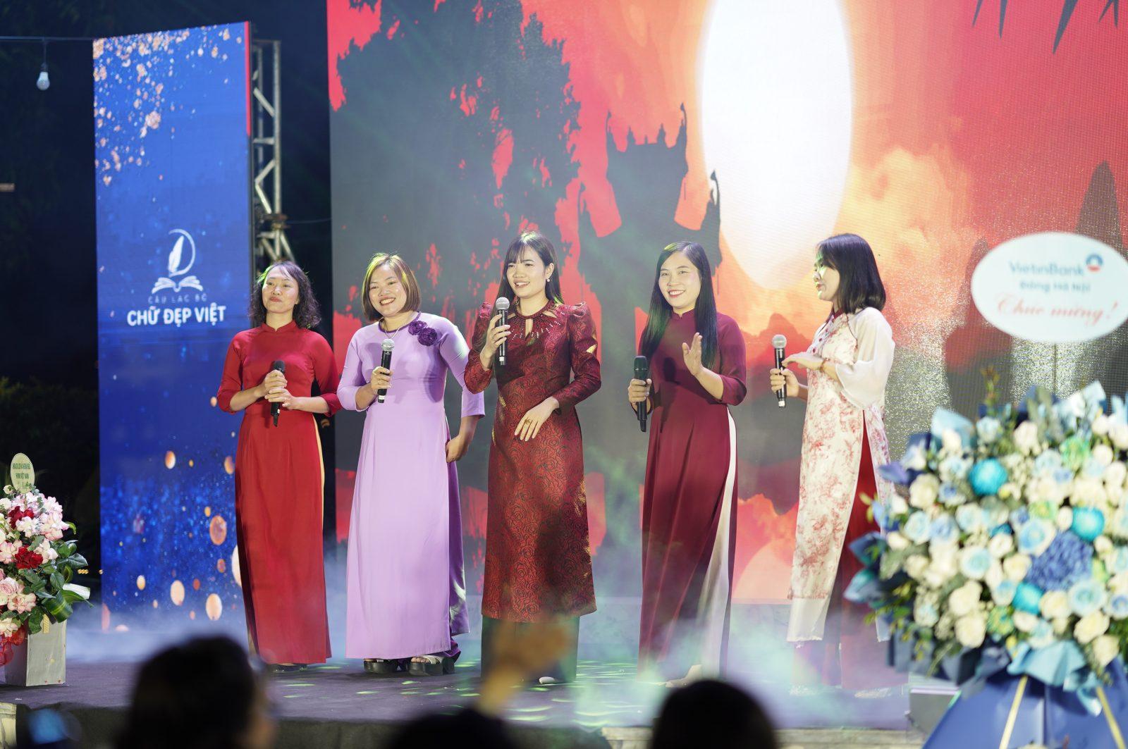 C&aacute;c tiết mục văn nghệ ch&agrave;o mừng