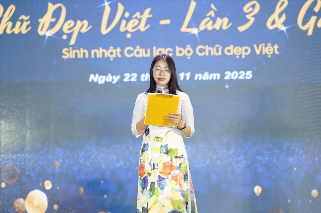 C&ocirc; Nguyễn Thị Anh - Ph&oacute; Chủ tịch CLB Chữ đẹp Việt chia sẻ thể lệ cuộc thi Chữ đẹp Việt lần 3.