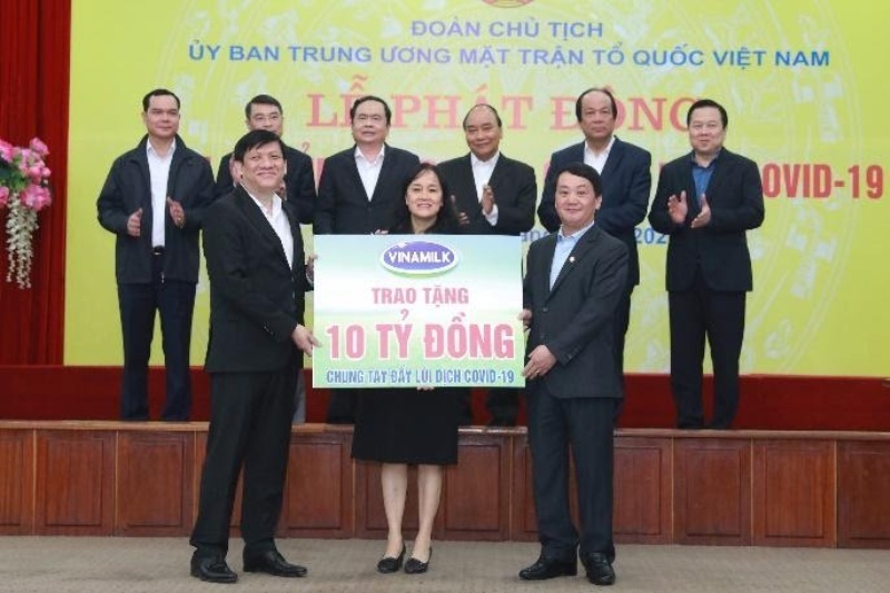 Vinamilk chung tay c&ugrave;ng Ch&iacute;nh phủ trong c&ocirc;ng t&aacute;c ph&ograve;ng, chống v&agrave; đẩy l&ugrave;i dịch bệnh. &nbsp;