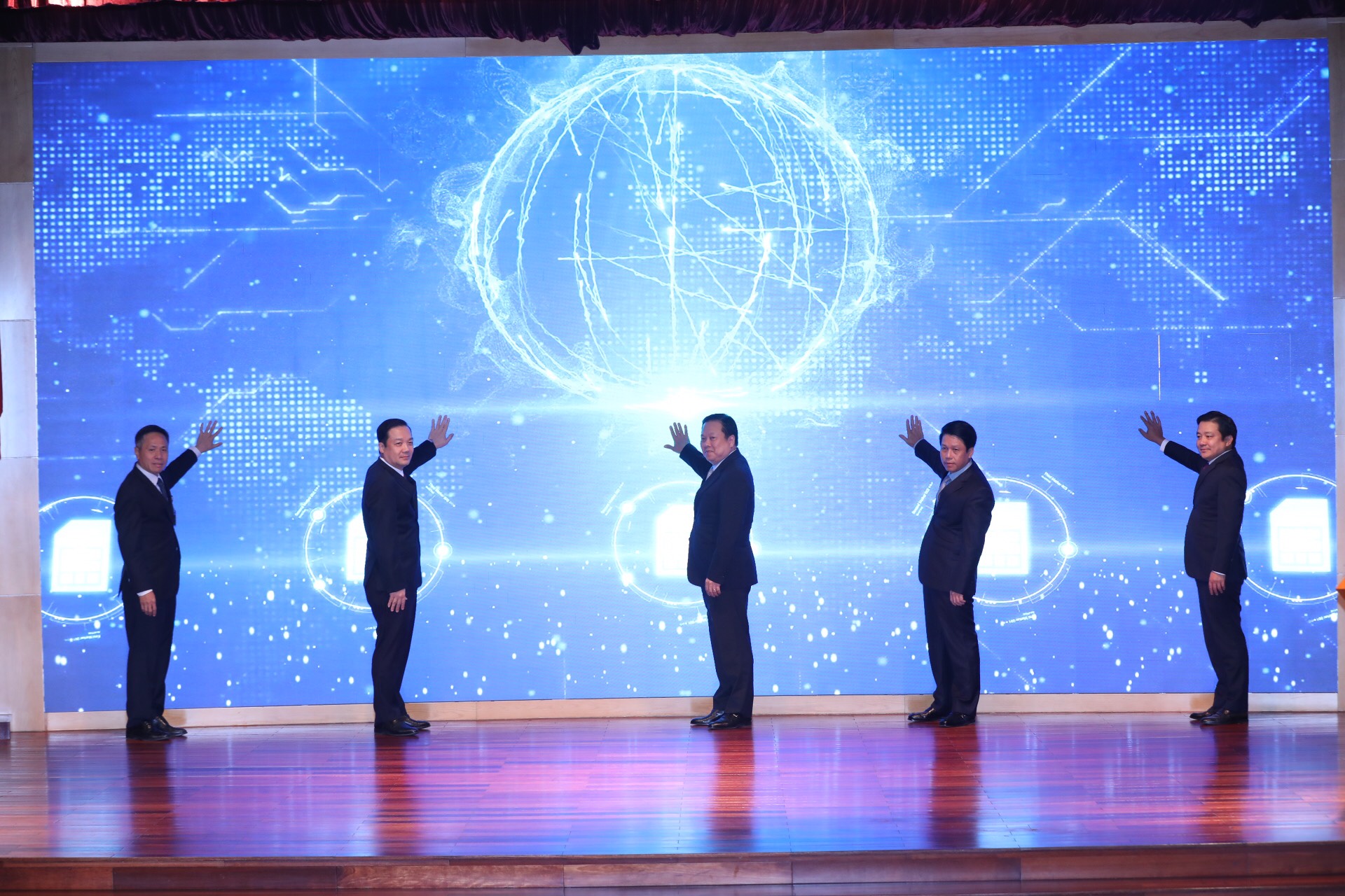 VNPT ch&#237;nh thức th&#224;nh nh&#224; cung cấp dịch vụ Mobile Money đầu ti&#234;n tại Việt Nam - Ảnh 2