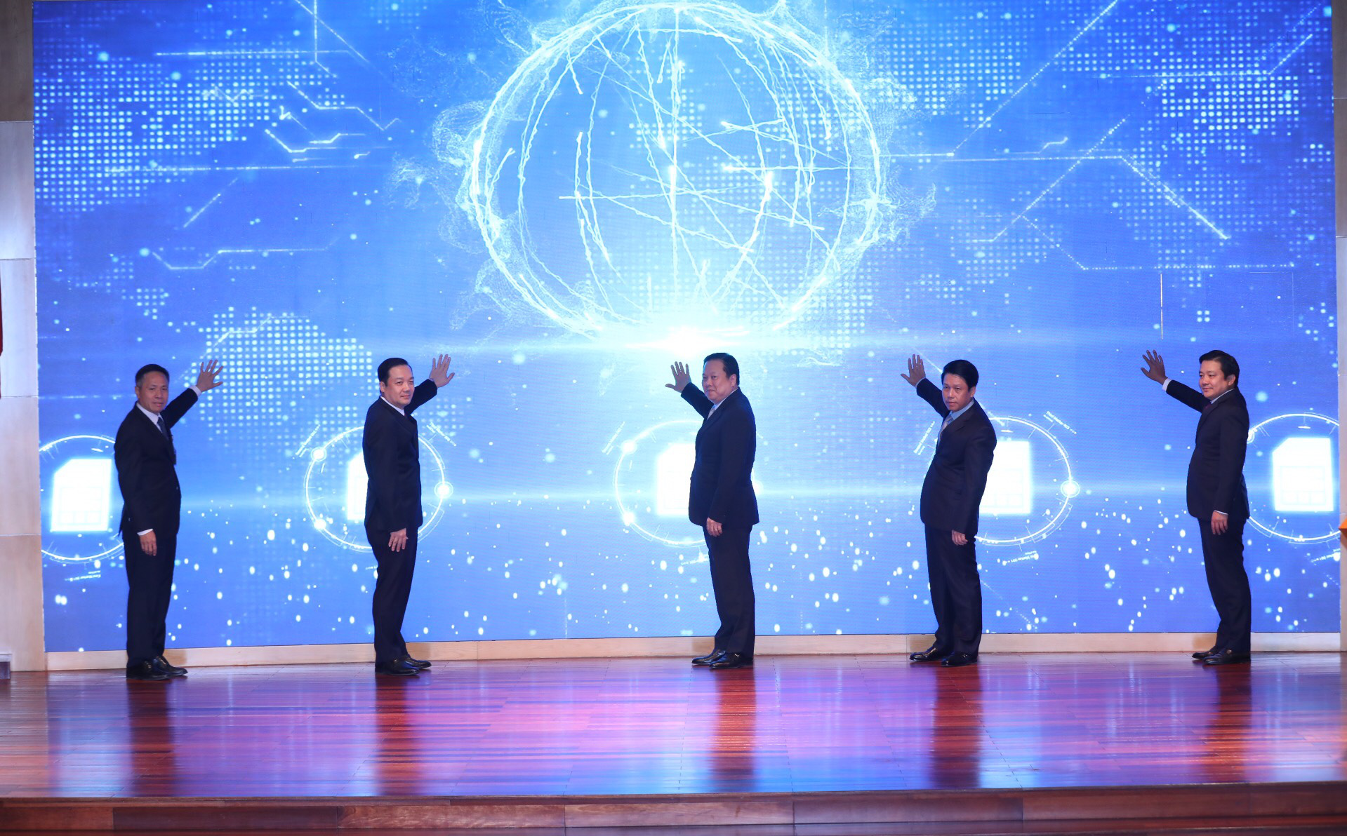 VNPT ch&#237;nh thức th&#224;nh nh&#224; cung cấp dịch vụ Mobile Money đầu ti&#234;n tại Việt Nam - Ảnh 1