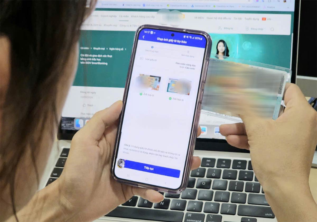 Ngân hàng phải gặp trực tiếp khách, đối chiếu sinh trắc học khi mở thẻ - Ảnh 1