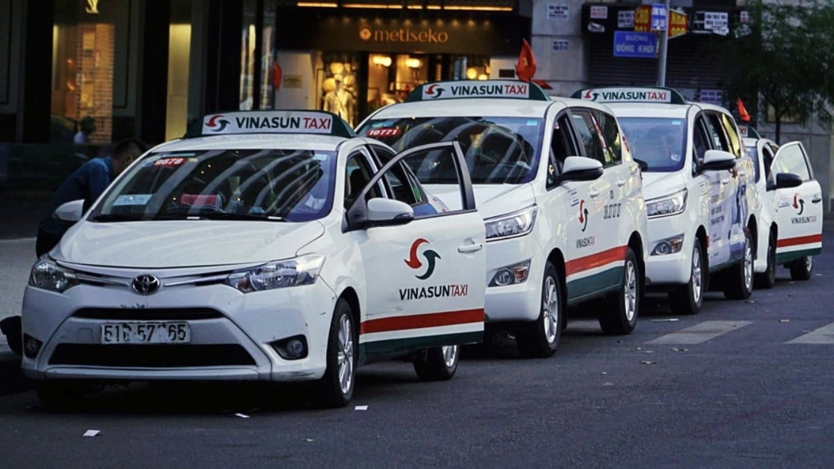 Chủ tịch HIPT đ&atilde; li&ecirc;n tục n&acirc;ng tỷ lệ sở hữu tại Vinasun hơn một năm qua, từng bước củng cố vị thế trong cơ cấu cổ đ&ocirc;ng của h&atilde;ng taxi n&agrave;y.