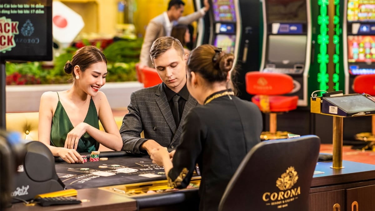 Corona l&agrave; casino đầu ti&ecirc;n tại Việt Nam được ph&eacute;p cho người Việt v&agrave;o chơi.
