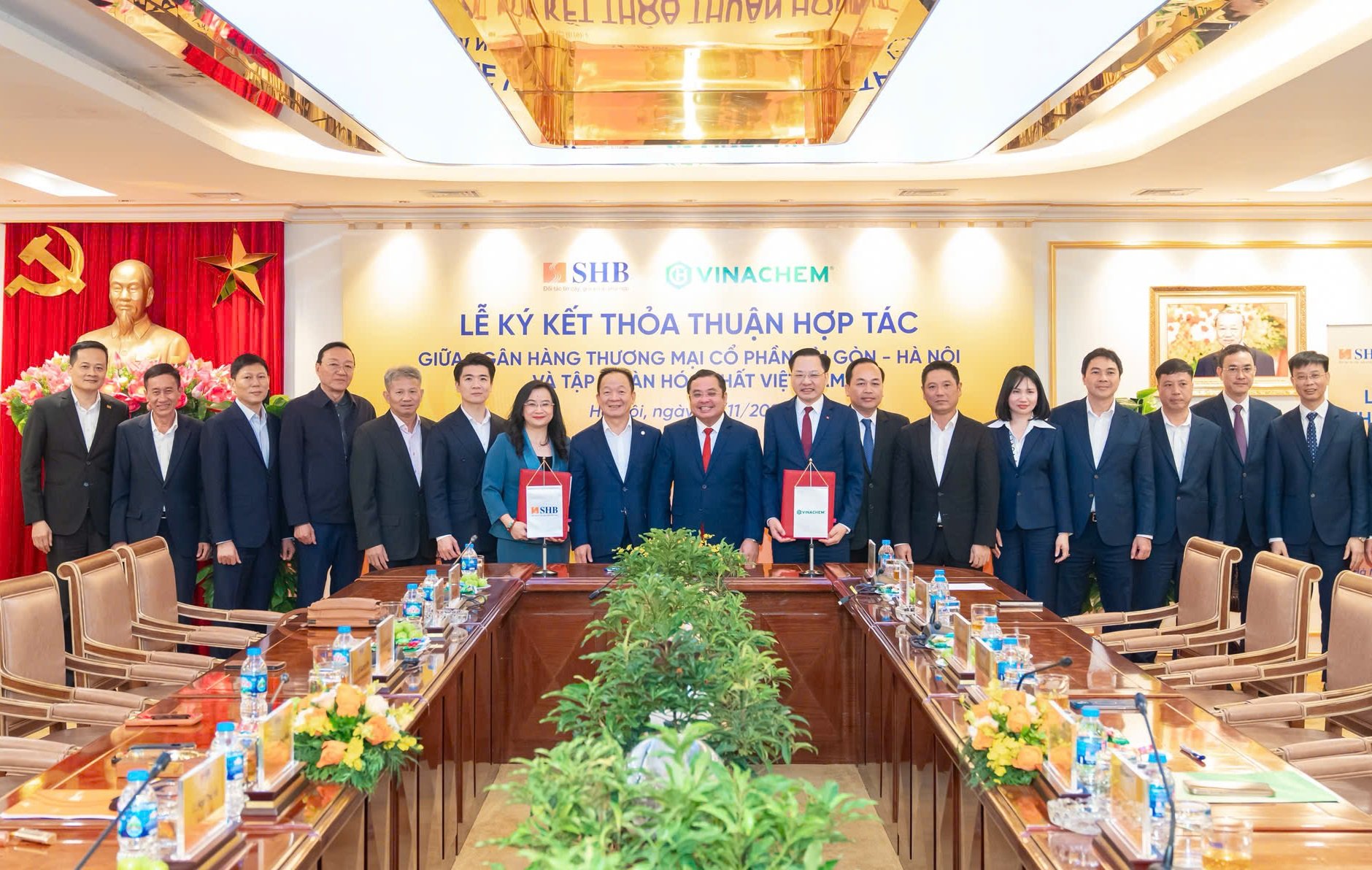 SHB v&agrave; Vinachem k&yacute; kết thỏa thuận hợp t&aacute;c