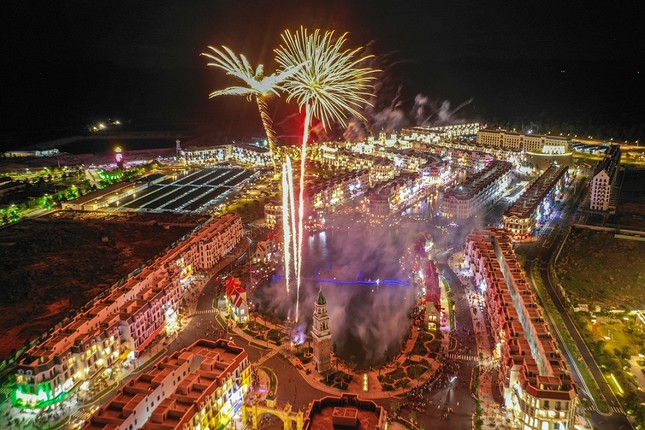 Sẵn s&#224;ng &#39;đi đu&#39; Maroon 5 v&#224; khuấy đảo Ph&#250; Quốc United Center - Ảnh 5