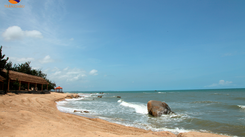 Khu vực b&atilde;i biển Thuỳ Dương, huyện Phước Hải.