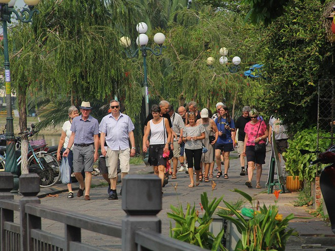 Cần cơ cấu lại ng&agrave;nh du lịch hậu Covid-19. Ảnh: D&acirc;n Tr&iacute;