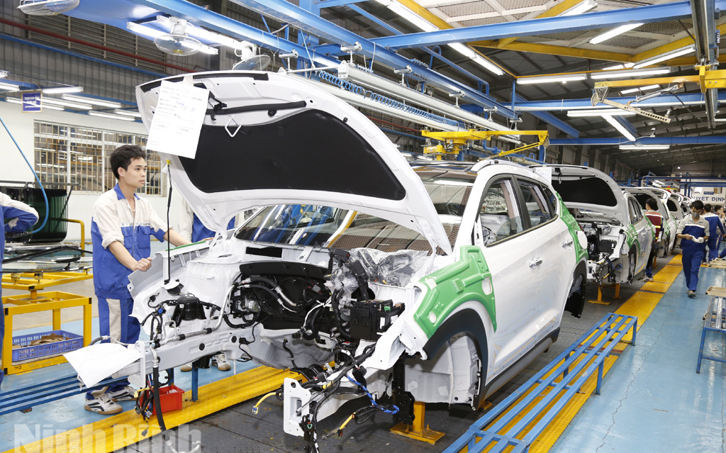 10 doanh nghiệp tư nh&#226;n lớn nhất Việt Nam 2021: 9 vị tr&#237; giữ nguy&#234;n, Tập đo&#224;n Th&#224;nh C&#244;ng lọt Top! - Ảnh 1