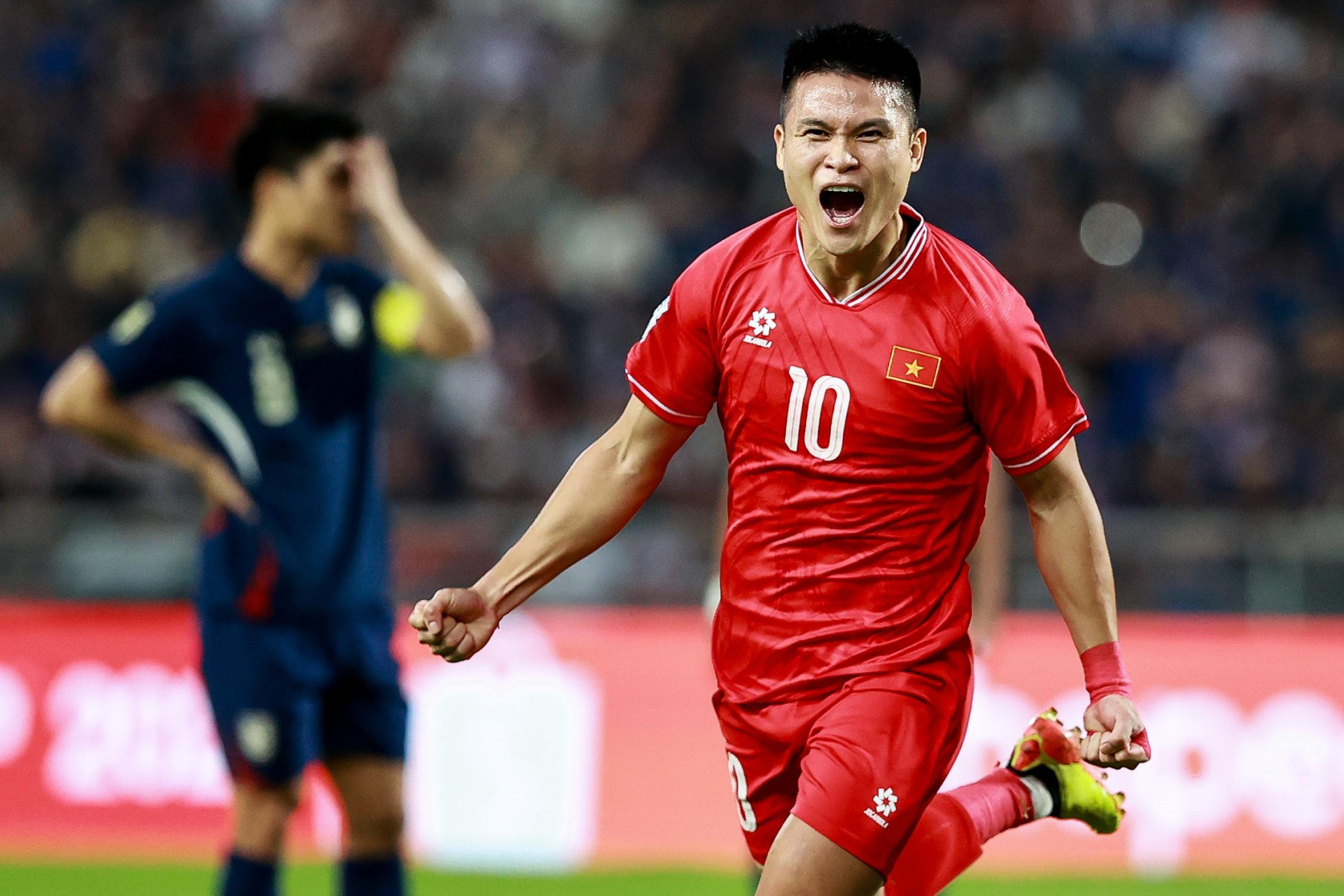 Tuấn Hải tỏa s&aacute;ng trong trận chung kết lượt về AFF Cup 2024 tr&ecirc;n đất Th&aacute;i Lan.