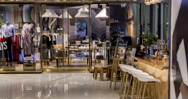 D&atilde;y ki-ốt đ&oacute;ng cửa sớm d&ugrave; chưa đến 22h tối