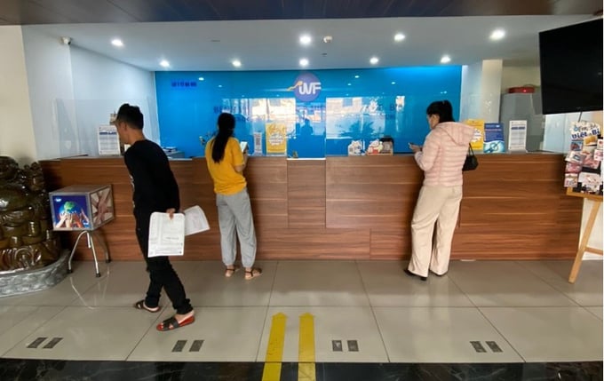 Mặc d&ugrave; bị đ&igrave;nh chỉ nhưng mọi hoạt động đ&oacute;n kh&aacute;ch, tư vấn, kh&aacute;m chữa bệnh tại Bệnh viện Việt - Bỉ vẫn diễn ra b&igrave;nh thường.