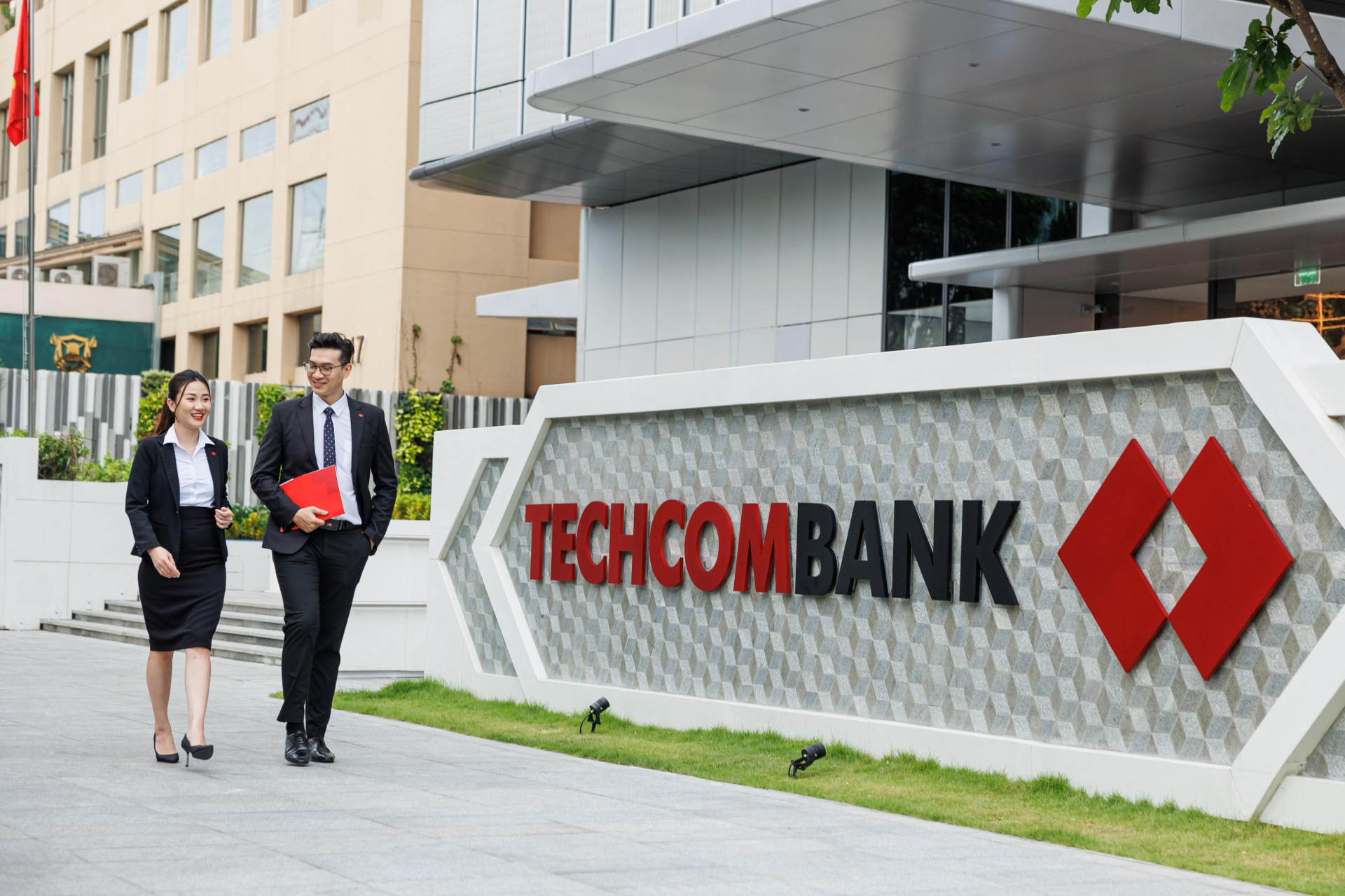 Techcombank lập kỷ lục lợi nhuận qu&#253; 3, tiếp đ&#224; tăng trưởng bền vững - Ảnh 2