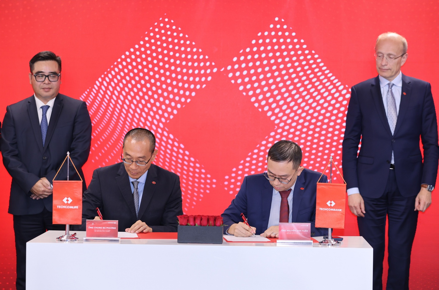 K&yacute; kết Thỏa thuận hợp t&aacute;c to&agrave;n diện giữa Techcombank v&agrave; Techcom Life.