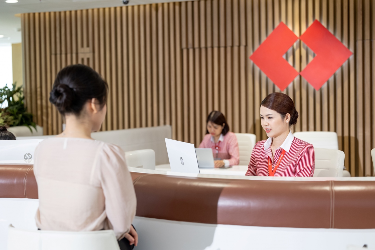 Techcombank dự kiến chi hơn 7.086 tỷ đồng trả cổ tức tiền mặt trong th&aacute;ng 10