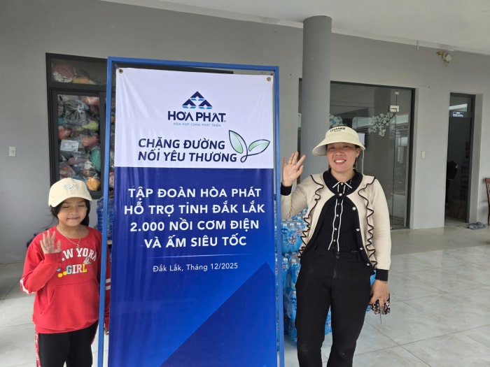 Chị Đặng Thị Điệp c&ugrave;ng con g&aacute;i