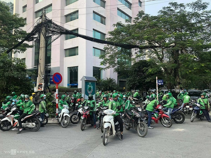 T&#224;i xế GrabBike đ&#236;nh c&#244;ng - Ảnh 2