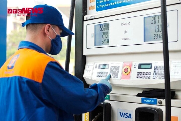 Gi&aacute; xăng dầu tại kỳ điều h&agrave;nh ng&agrave;y 7/12 dự b&aacute;o được điều chỉnh giảm. Ảnh minh họa: VTC News