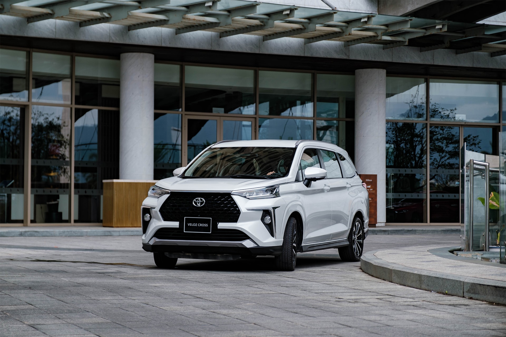 Người ti&ecirc;u d&ugrave;ng mua mẫu xe Toyota Veloz Cross được giảm gi&aacute; cao nhất 75 triệu đồng - Ảnh: TMV