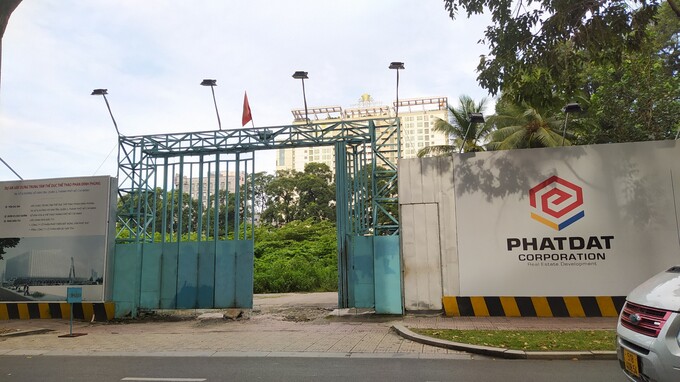 Dự &aacute;n nh&agrave; thi đấu Phan Đ&igrave;nh Ph&ugrave;ng kh&ocirc;ng hề c&oacute; dấu hiệu được thi c&ocirc;ng bởi chủ đầu tư Ph&aacute;t Đạt.