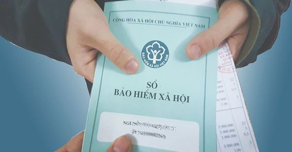 Nười lao động sẽ được hưởng một số quyền lợi khi đ&oacute;ng đủ 20 năm BHXH. Ảnh minh họa