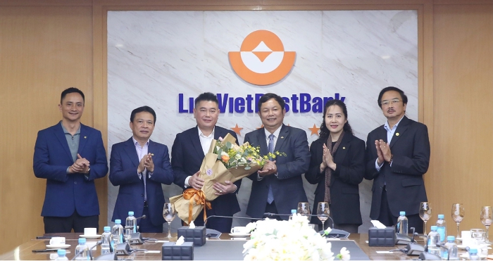 &Ocirc;ng Nguyễn Đức Thụy được bầu l&agrave;m Chủ tịch HĐQT LienVietPostBank. (Nguồn: LienVietPostBank).