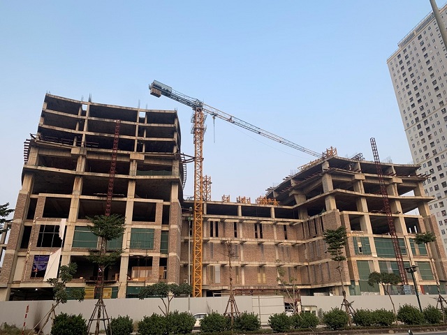 H&#224; Nội: H&#224;ng loạt dự &#225;n tr&#234;n đất v&#224;ng &#39;ngủ qu&#234;n&#39; sau tấm &#225;o t&#244;n xanh - Ảnh 6