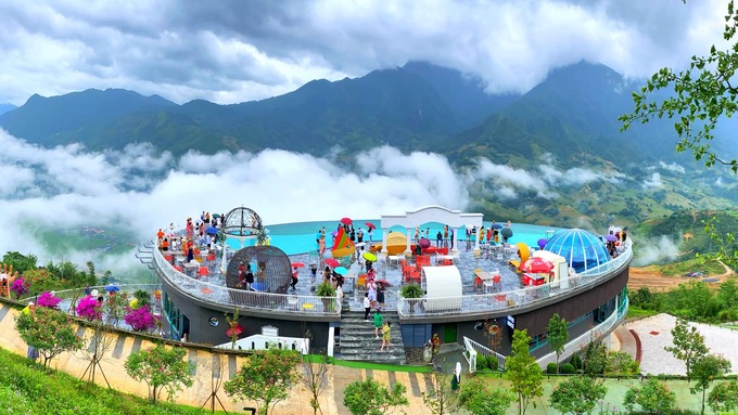 Điểm du lịch Vườn V&ocirc; Cực x&acirc;y dựng tr&aacute;i ph&eacute;p tại thị x&atilde; Sa Pa.