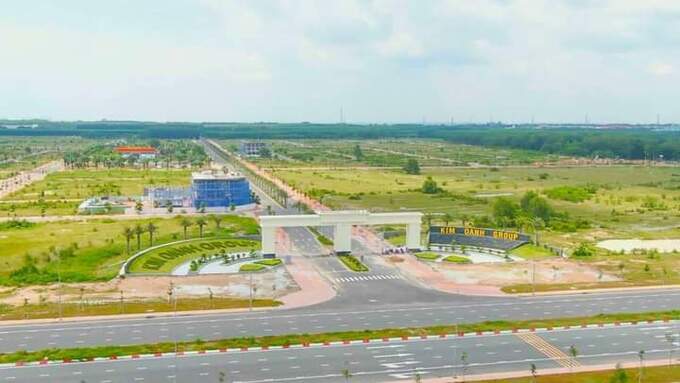 C&ocirc;ng ty TNHH Khu đ&ocirc; thị Ph&uacute; Hội chủ đầu tư dự &aacute;n Khu đ&ocirc; thị&nbsp;Mega City 2, C&ocirc;ng ty cổ phần Đầu tư v&agrave; X&acirc;y dựng Nhơn Th&agrave;nh thi c&ocirc;ng x&acirc;y dựng, C&ocirc;ng ty cổ phần Địa ốc Kim Oanh ph&acirc;n phối độc quyền
