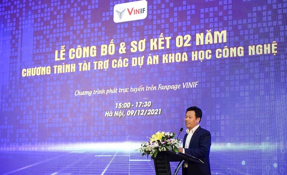 GS. TS. L&ecirc; Qu&acirc;n (Gi&aacute;m đốc Đại học Quốc gia H&agrave; Nội) đ&aacute;nh gi&aacute; cao t&aacute;c động của VINIF đối với c&aacute;c tổ chức, c&aacute; nh&acirc;n thực hiện nghi&ecirc;n cứu khoa học, c&ocirc;ng nghệ v&agrave; đổi mới s&aacute;ng tạo.