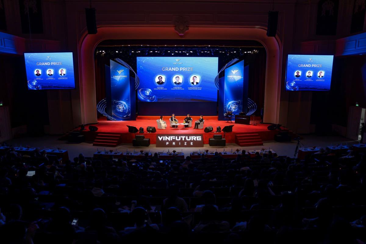 C&aacute;c chủ nh&acirc;n Giải thưởng VinFuture 2024 mang đến nhiều c&acirc;u chuyện khoa học truyền cảm hứng cho sinh vi&ecirc;n, nh&agrave; nghi&ecirc;n cứu trẻ
