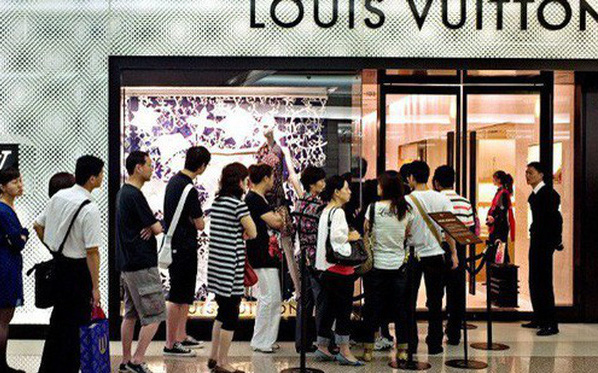 Nghịch l&#253; h&#224;ng xa xỉ: Sức ti&#234;u thụ ở Trung Quốc tăng mạnh nhưng nh&#224; sản xuất lại kh&#244;ng vui! - Ảnh 1