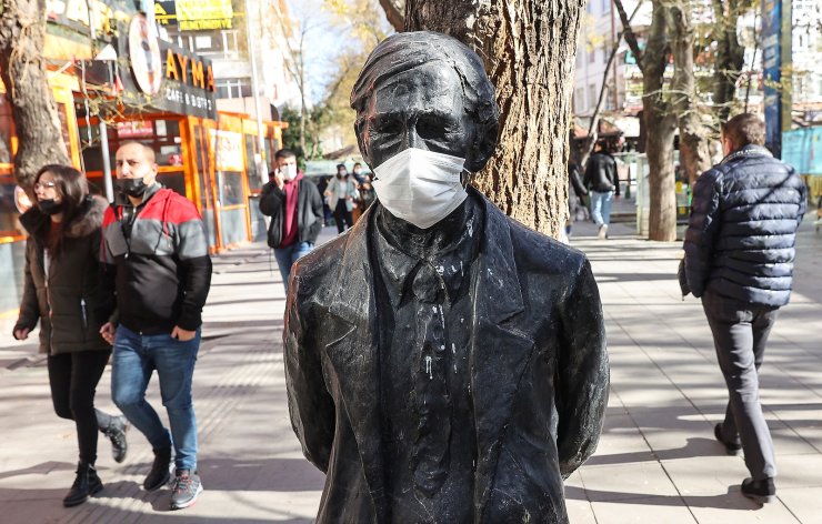 Thế giới sắp bước v&#224;o Covid năm thứ 3: Những cảnh tượng nh&#243;i l&#242;ng chỉ c&#243; thể bắt gặp tại thời đại dịch - Ảnh 29