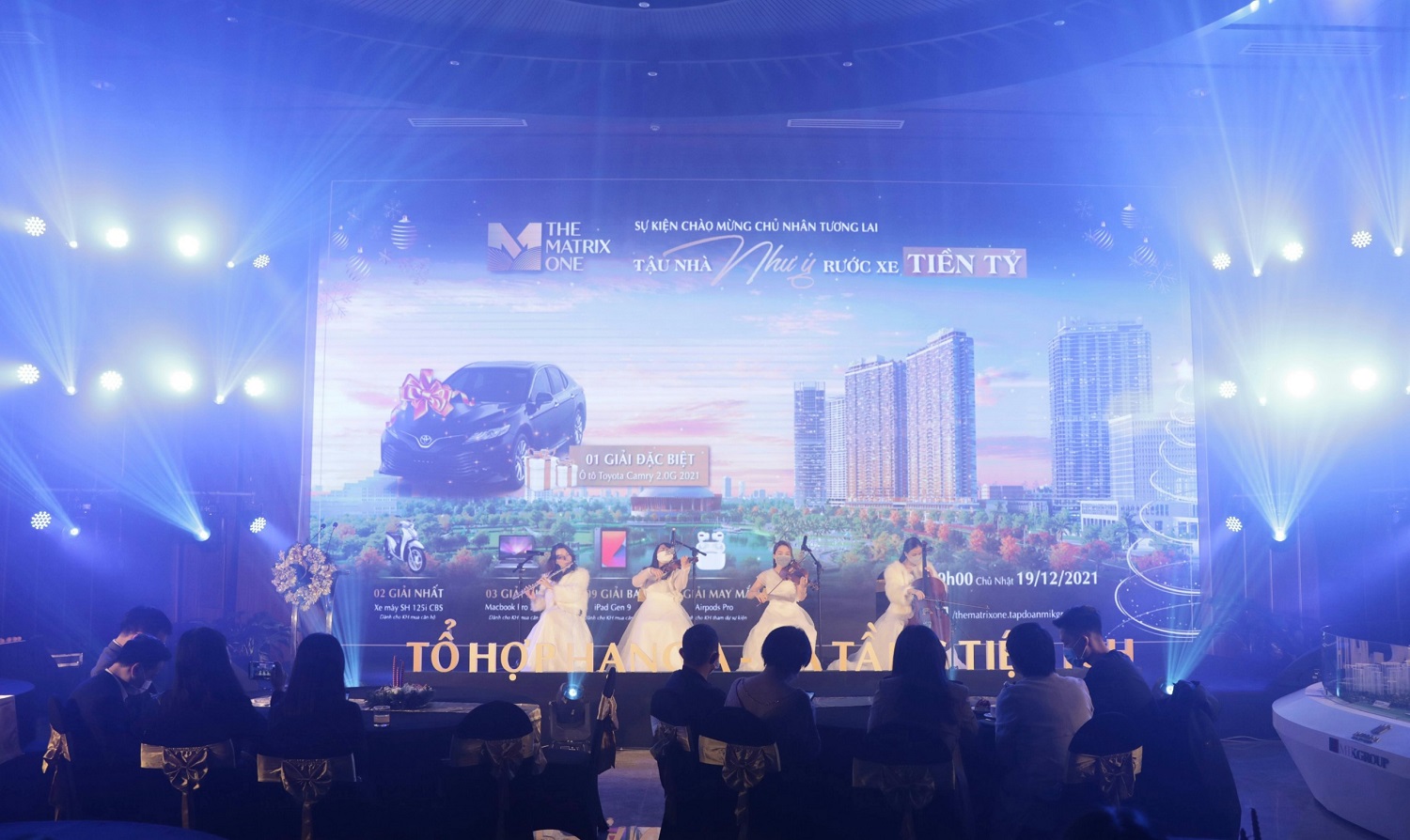 Để đảm bảo an to&agrave;n thời dịch bệnh, chỉ một số &iacute;t kh&aacute;ch h&agrave;ng đại diện mời đến chứng kiến trực tiếp, c&ograve;n lại tham gia qua nền tảng livestream tại fanpage dự &aacute;n. &nbsp;