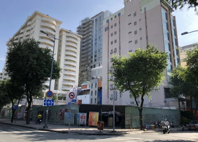 Dự &aacute;n 23 L&yacute; Tự Trọng (Saigon Downtown Residence) c&oacute; diện t&iacute;ch 1.264,3m2 tại giao lộ L&yacute; Tự Trọng - Th&aacute;i Văn Lung, l&agrave; l&ocirc; đất đẹp hiếm hoi c&ograve;n s&oacute;t lại tại trung t&acirc;m Quận 1, TP. HCM.