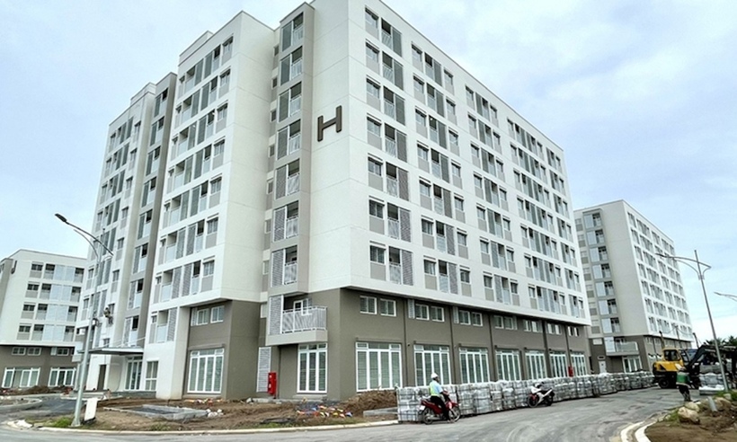 Đến nay, cả nước đang triển khai 698 dự &aacute;n NƠXH với quy m&ocirc; 657.441 căn hộ, trong đ&oacute; 193 dự &aacute;n đ&atilde; ho&agrave;n th&agrave;nh, cung cấp 169.143 căn