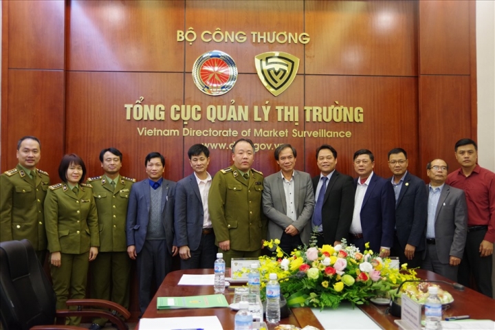 Lễ k&yacute; Quy chế phối hợp trong c&ocirc;ng t&aacute;c chống h&agrave;ng giả, h&agrave;ng nh&aacute;i ở lĩnh vực sản xuất v&agrave; kinh doanh giấy, c&aacute;c sản phẩm từ giấy.&nbsp;