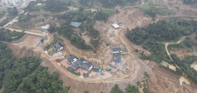 UBND tỉnh Vĩnh Ph&uacute;c chuẩn bị cưỡng chế 60 c&ocirc;ng tr&igrave;nh x&acirc;y dựng tr&aacute;i ph&eacute;p tr&ecirc;n diện t&iacute;ch 14,25ha tại th&agrave;nh phố Vĩnh Y&ecirc;n.