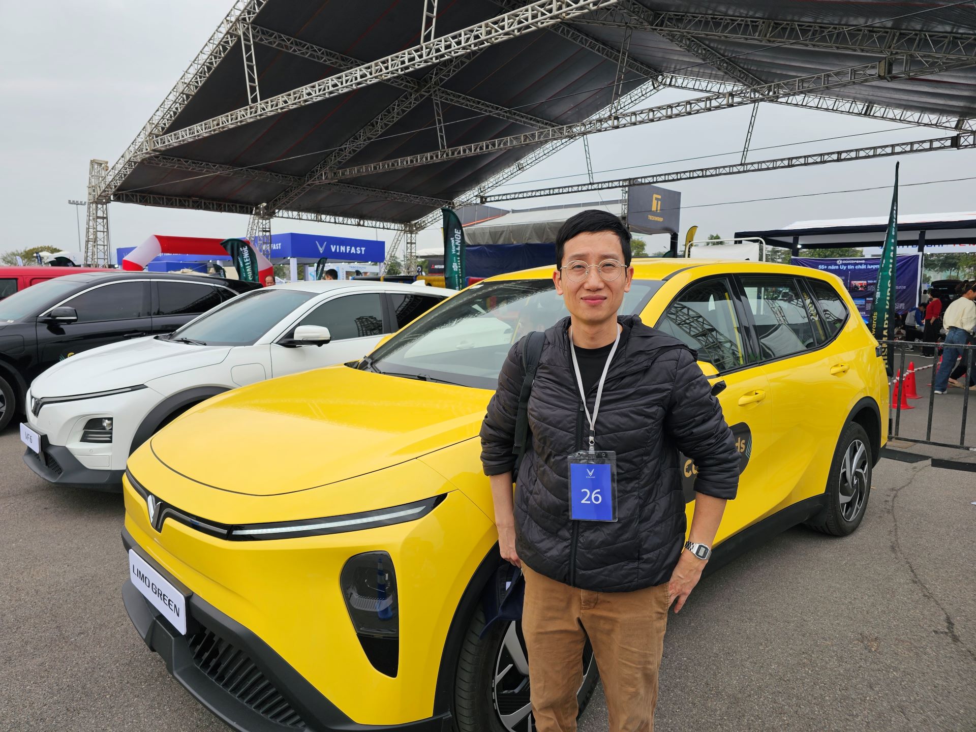 Anh Phạm Ngọc Kh&aacute;nh (H&agrave; Nội) th&iacute;ch th&uacute; với kh&ocirc;ng gian rộng r&atilde;i cho cả gia đ&igrave;nh của Limo Green