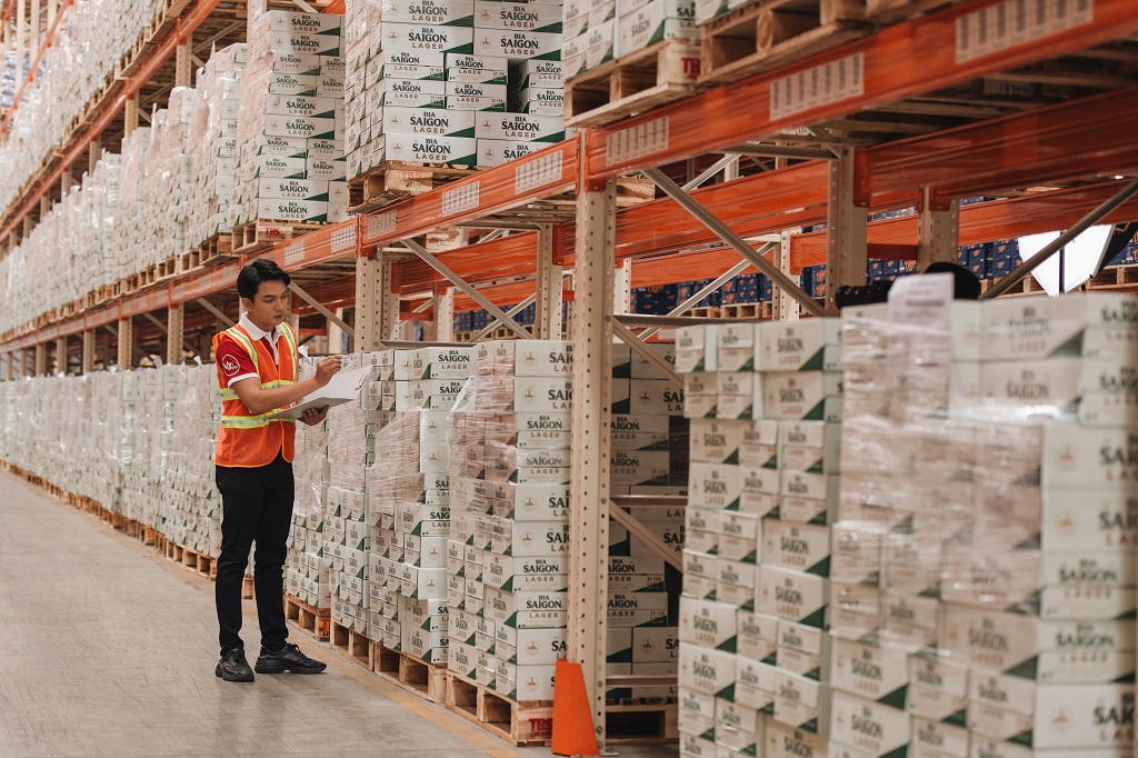 VinShop tăng nguồn h&agrave;ng tại hệ thống kho tr&ecirc;n cả nước để đ&aacute;p ứng nhu cầu cho tạp h&oacute;a nhập h&agrave;ng với số lượng lớn b&aacute;n m&ugrave;a Tết. &nbsp;