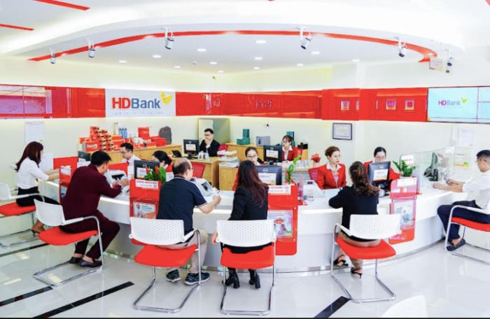 L&atilde;i suất huy động v&agrave; l&atilde;i suất cho vay đều chạm đ&aacute;y trong cuối năm 2023.