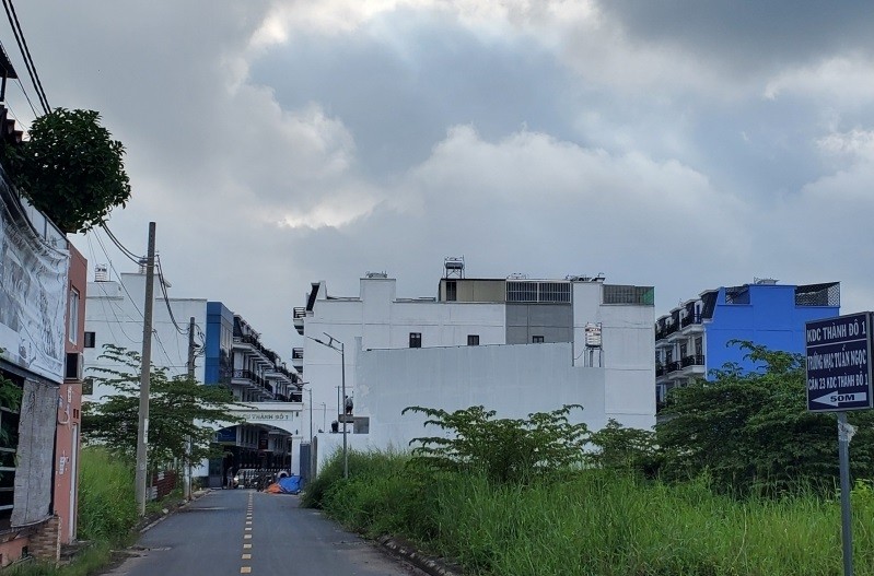 kh&ocirc;ng c&oacute; dự &aacute;n nh&agrave; ở c&oacute; t&ecirc;n gọi dự &aacute;n nh&agrave; phố Th&agrave;nh Đ&ocirc; 1 &ndash;The Sol Residence tr&ecirc;n địa b&agrave;n quận 12.