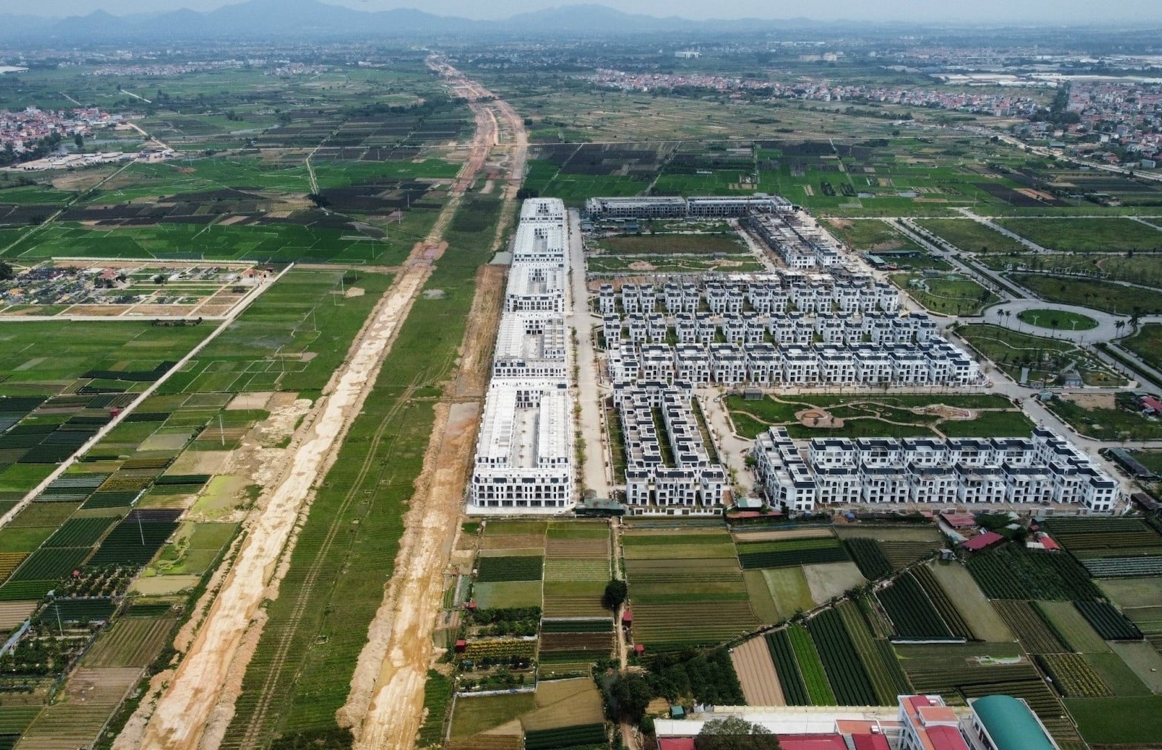 Theo Nghị quyết 254/2025, bảng gi&aacute; đất được x&acirc;y dựng theo loại đất, khu vực, vị tr&iacute;.