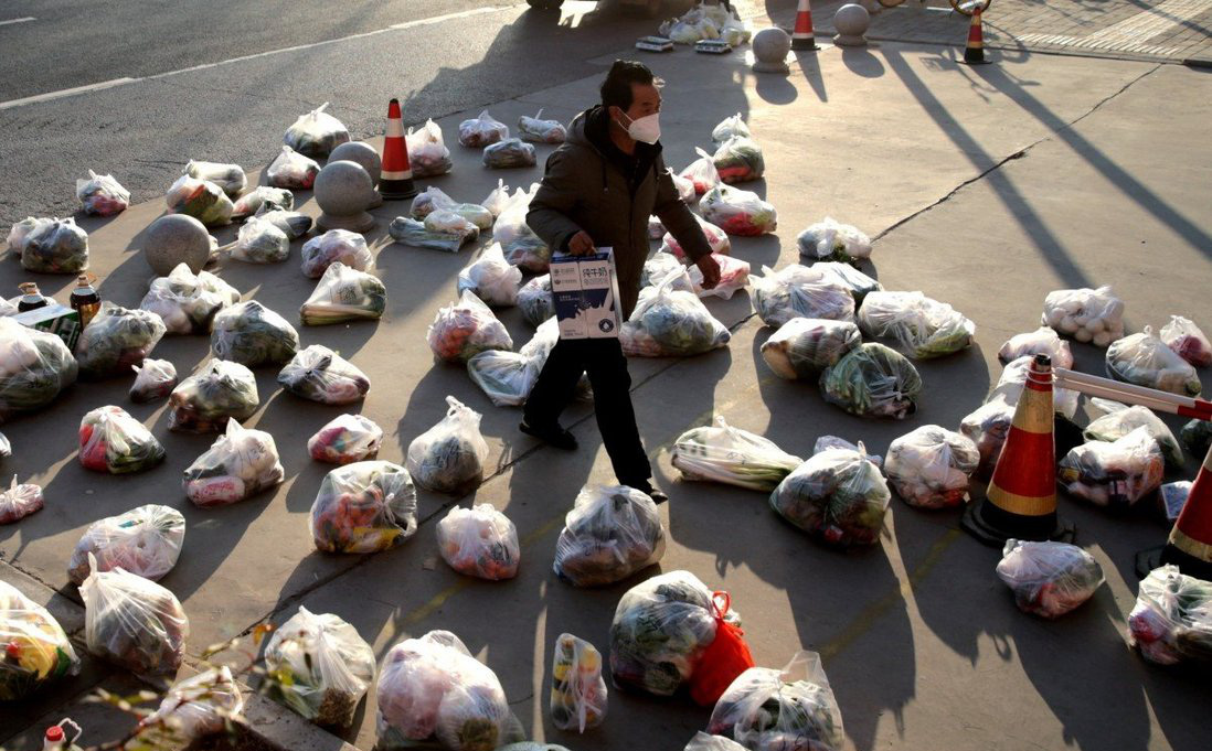 Điều &quot;kh&#243; hiểu&quot; xuất hiện ở ổ dịch nguy hiểm tại Trung Quốc: Qu&#225; khứ ở Vũ H&#225;n lặp lại? - Ảnh 1