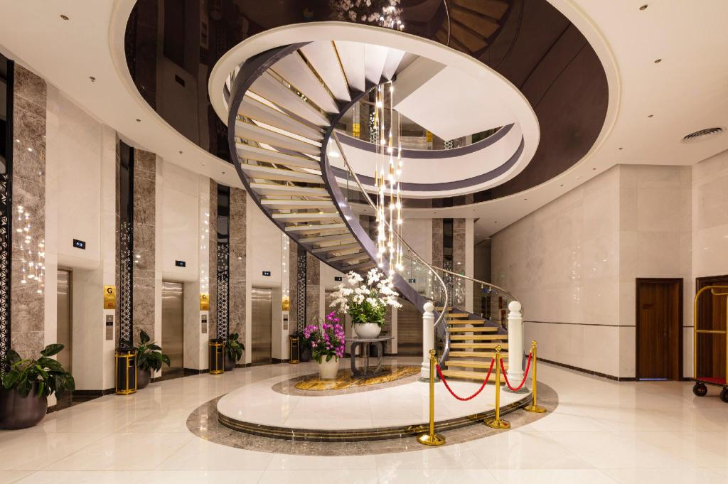 Quang cảnh b&ecirc;n trong kh&aacute;ch sạn The Horizon. Ảnh: Agoda. &nbsp;